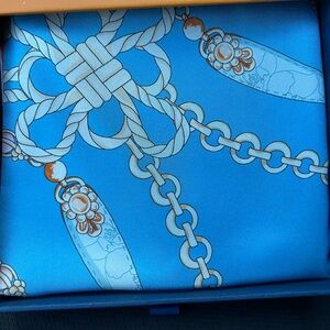 Elegant‎ Blue Chain Pattern Scarf